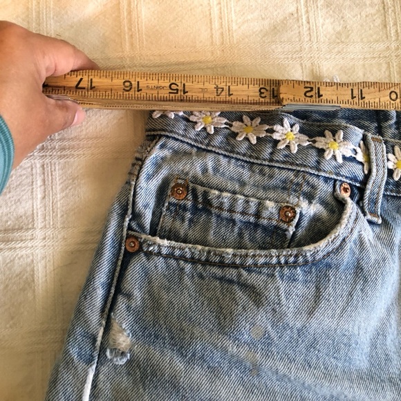 VTG 90s Levis 501 Button Fly Embelished Denim Short Shorts 34x34 Jeans - Picture 3 of 5